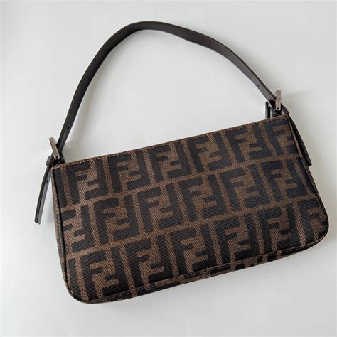 pochette fendi 2241